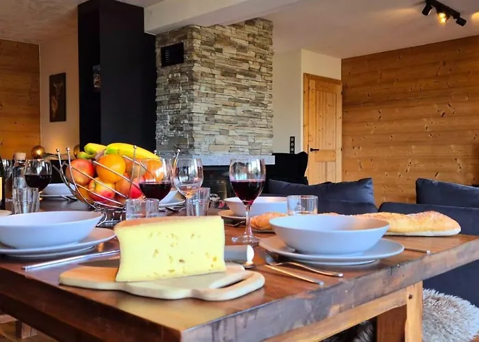 Les Flambeaux - With Panoramic View Daire Châtel