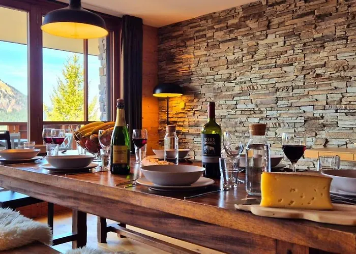 Les Flambeaux - With Panoramic View *